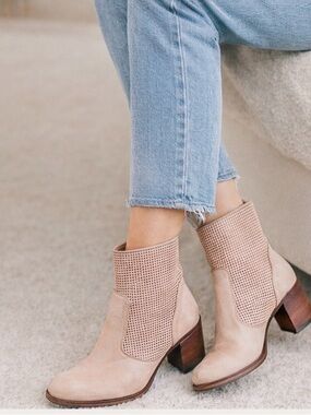 Vero Cuoio Pink Perforated Leather Ankle Boots Block Heel EU 37.5 pink